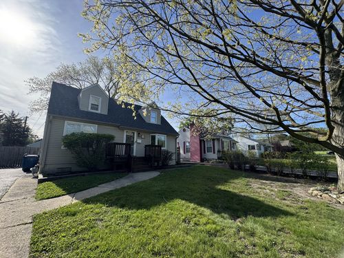 20 S Iowa Ave, Addison, IL, 60101-3817 | Card Image