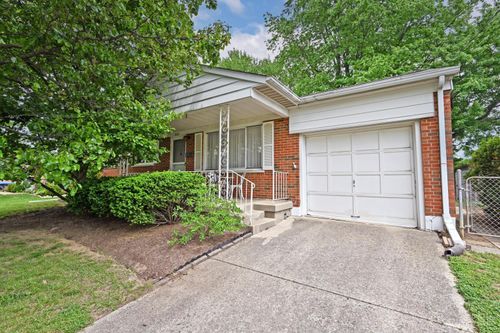 8422 Chesswood Dr, Colerain Twp, OH, 45239-3834 | Card Image