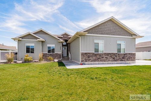 1043 Diamond Dr, Ammon, ID, 83406-4928 | Card Image