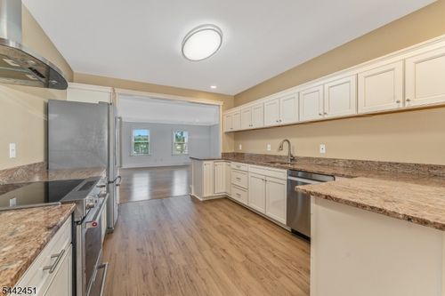 3n-16 Main St, Flemington, NJ, 08822-1471 | Card Image
