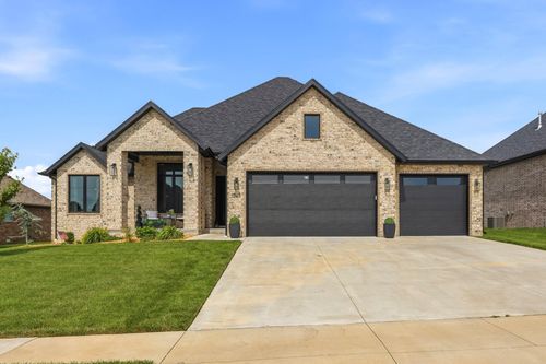 1523 N Meadowood Ave, Springfield, MO, 65802-3668 | Card Image