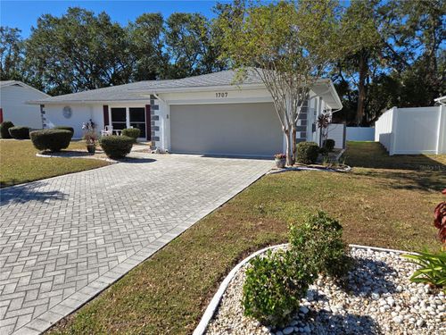 1707 New Bedford Dr, Sun City Center, FL, 33573-5745 | Card Image