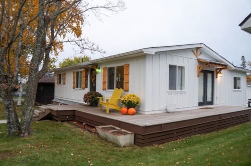 1808 8th Ave, Two Harbors, MN, 55616-1125 | Card Image