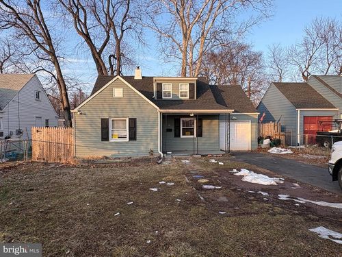 10 Green Ln, BRISTOL, PA, 19007-3402 | Card Image