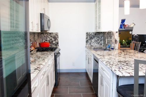 5-199-18 16th Ave, Whitestone, NY, 11357-3302 | Card Image