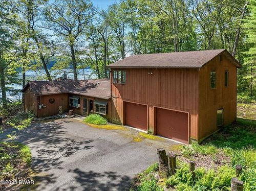 105 Sandy Beach Ln, Shohola, PA, 18458-4365 | Card Image