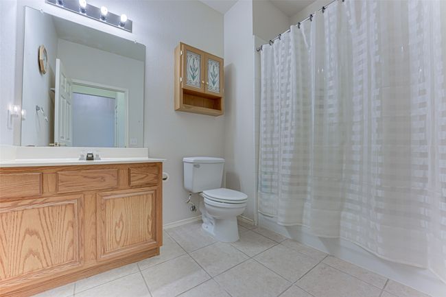 downstairs bathroom | Image 26
