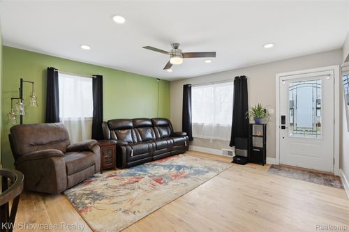 2171 Chestnut St, Ferndale, MI, 48220-3003 | Card Image