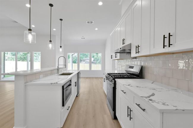 3306 Shadowcrest Ln, House other with 4 bedrooms, 3 bathrooms and 2 parking in Spring TX | Image 9