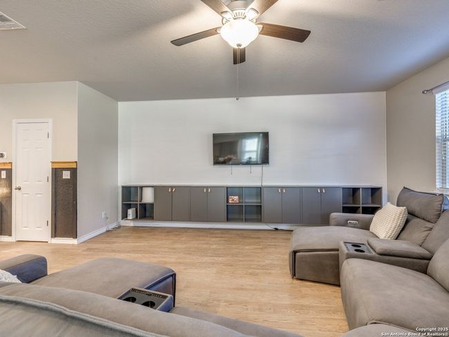 5726 Chestnut Xing, House other with 4 bedrooms, 3 bathrooms and null parking in San Antonio TX | Image 10