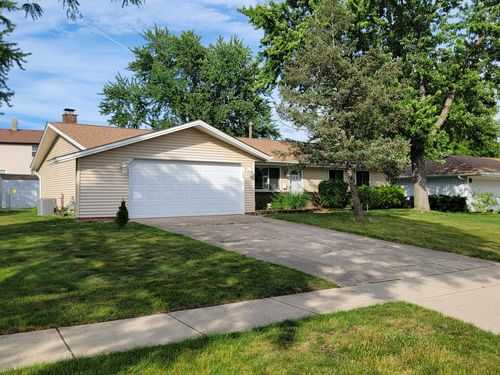 132 W Hartford Dr, Schaumburg, IL, 60193-3942 | Card Image