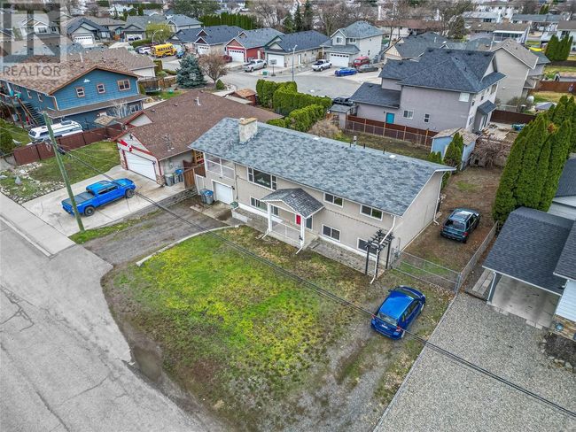 869 Serle Rd, House other with 4 bedrooms, 4 bathrooms and 1 parking in Kamloops BC | Image 4