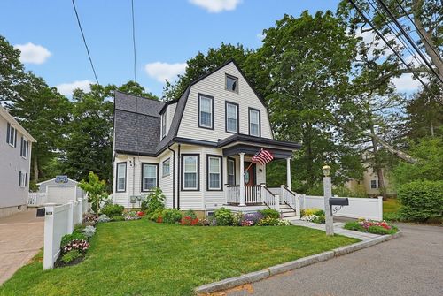 15 Mills St, Dedham, MA, 02026-4824 | Card Image