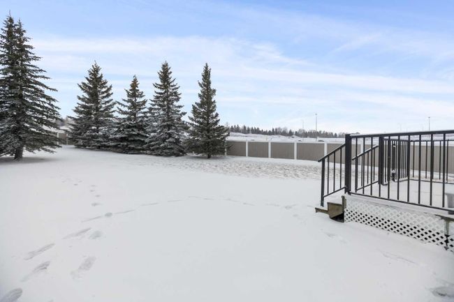 30 - 200 Hidden Hills Terrace Nw, Home with 2 bedrooms, 1 bathrooms and 2 parking in Calgary AB | Image 7