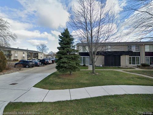 unit-2-8679 Kennedy Cir, Warren, MI, 48093-2250 | Card Image