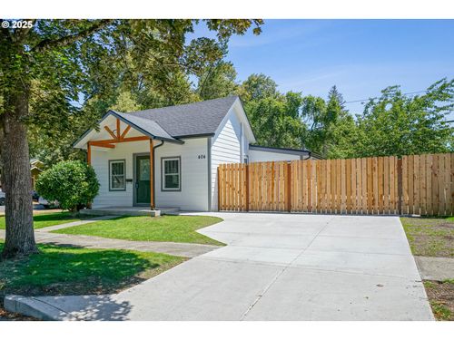 404 16th St Se, Salem, OR, 97301-8861 | Card Image