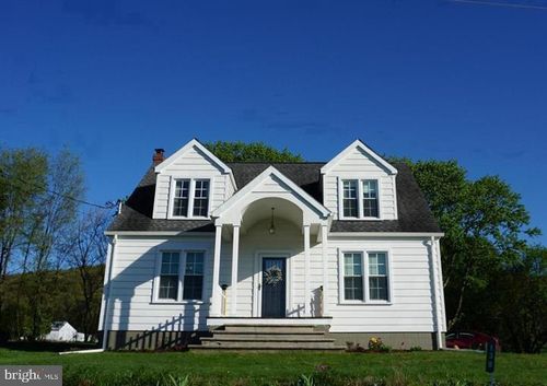 130 Mill Dr, Tamaqua, PA, 18252-5570 | Card Image