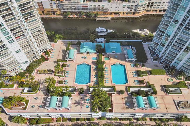 2651 - 16500 Collins Ave, Condo with 3 bedrooms, 3 bathrooms and null parking in Sunny Isles Beach FL | Image 2