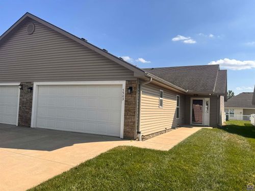 5503 Sw Cantabella St, Topeka, KS, 66614-4903 | Card Image