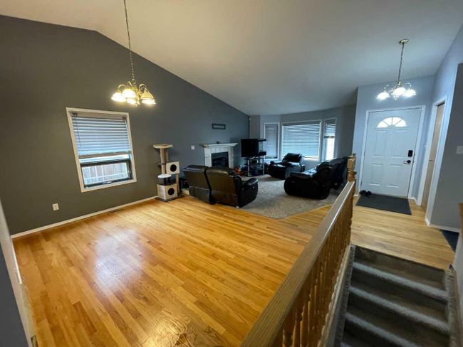 1503 23 Avenue, Home with 5 bedrooms, 3 bathrooms and 4 parking in Didsbury AB | Image 4