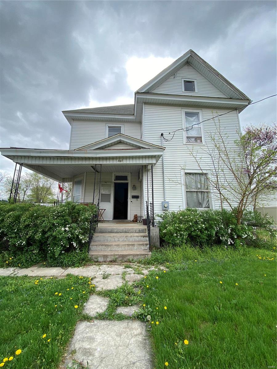 Center St, Shelbina, MO 63468