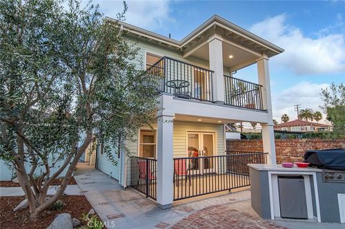 2723 E Ocean Boulevard, Long Beach, CA, 90803 | Card Image