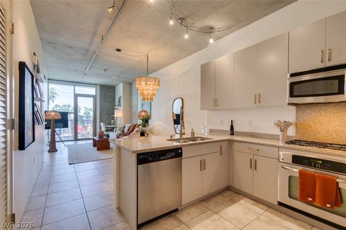 343-353 E Bonneville Ave, Las Vegas, NV, 89101-6634 | Card Image