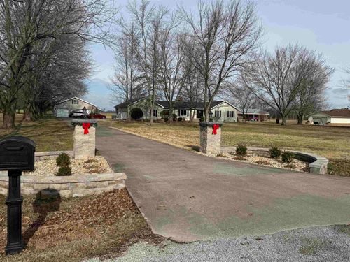 13645 Leisure Ln, Benton, IL, 62812-4525 | Card Image