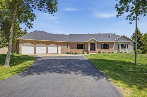 123 50th Ave E, West Fargo, ND, 58078-8247 | Card Image
