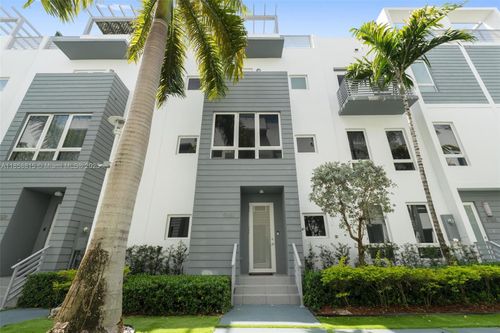 9161 Nw 33rd St, Doral, FL, 33172-1238 | Card Image