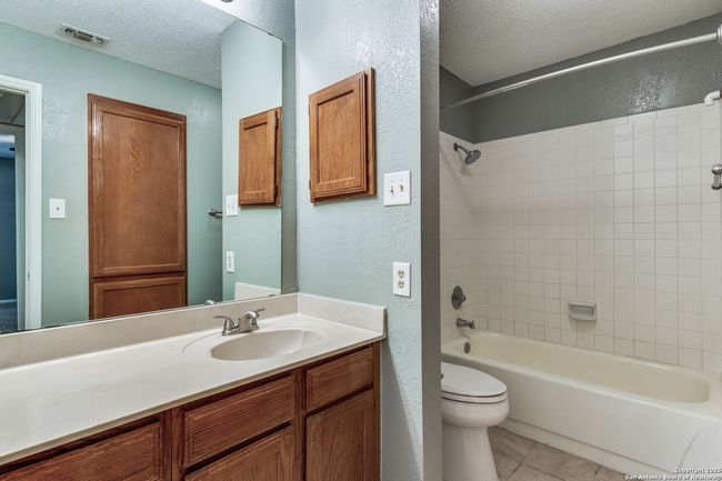 UNIT-1404 - 4212 Medical Dr, Condo with 2 bedrooms, 2 bathrooms and null parking in San Antonio TX | Image 11
