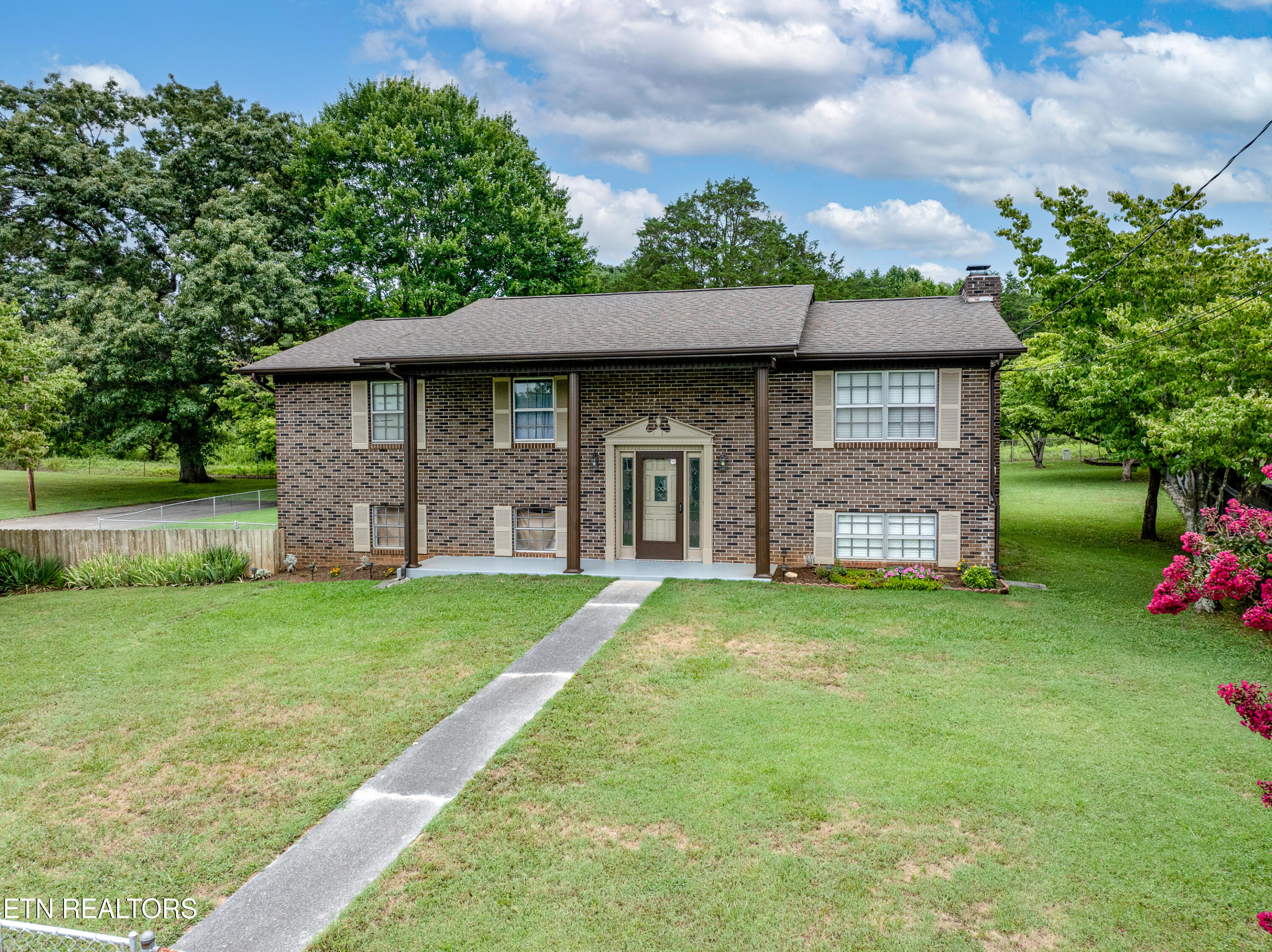 Harrell Cir, Knoxville, TN 37938