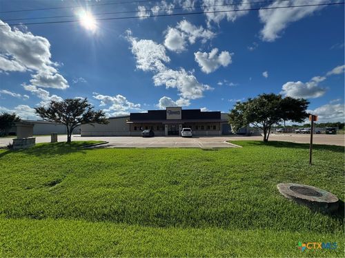 8316 Lone Tree Rd, Victoria, TX, 77905-5472 | Card Image