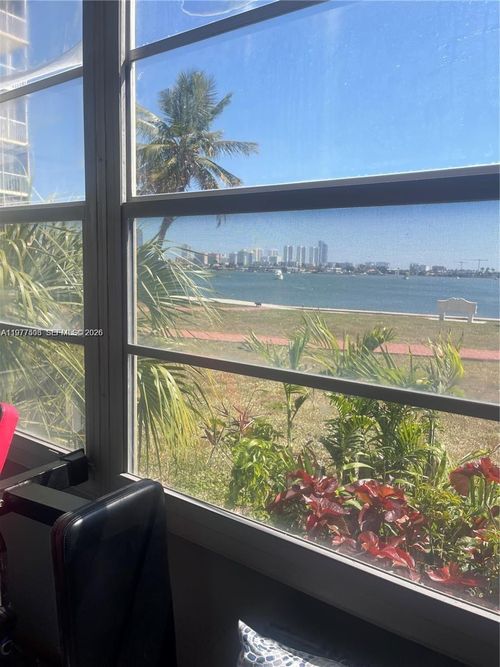 apt-m109-2910 Point East Dr, Aventura, FL, 33160-2626 | Card Image