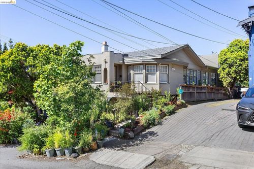 1112 E 33rd St, Oakland, CA, 94610-4027 | Card Image