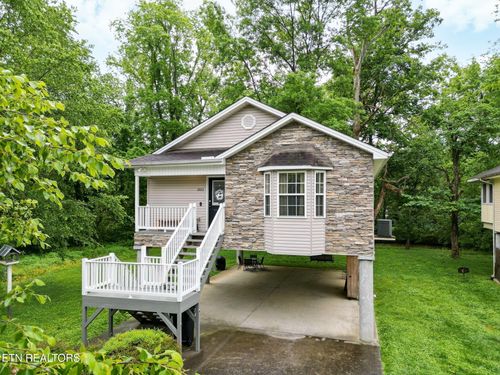 2032 Slippery Rock Cir, Sevierville, TN, 37862-2769 | Card Image