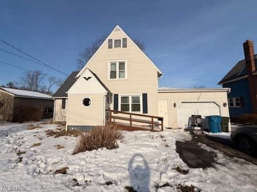 216 Murphy Ave, Grand River, OH, 44045-8268 | Card Image