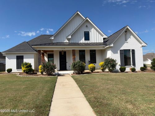 129 Coventry Ln, Canton, MS, 39046-6610 | Card Image