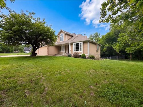 23612 S Lucille Ln, Peculiar, MO, 64078-9238 | Card Image