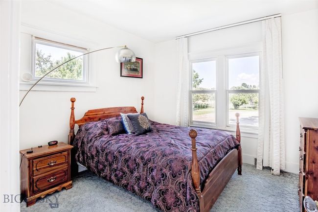 downstairs bedroom | Image 19