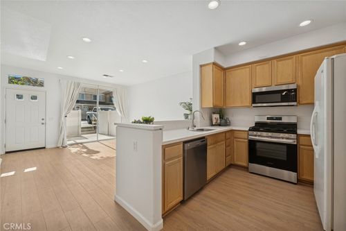 8460 E Tioga Way, Anaheim, CA, 92808-2361 | Card Image