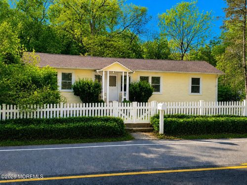 689 Freehold Rd, Jackson, NJ, 08527-4638 | Card Image