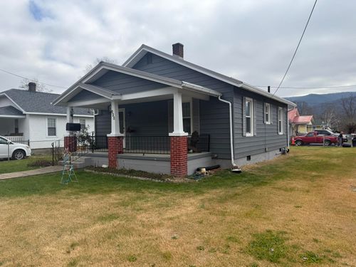 625 W Jackson St, Covington, VA, 24426-2518 | Card Image