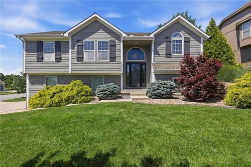 19505 W 110th St, Olathe, KS, 66061-2865 | Card Image