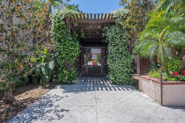 169 - 18350 Hatteras St, Condo with 1 bedrooms, 1 bathrooms and 2 parking in Tarzana CA | Image 25