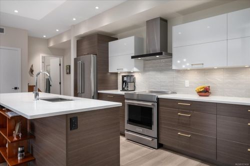 204-100 Lombardy St, Parksville, BC, V9P0G4 | Card Image