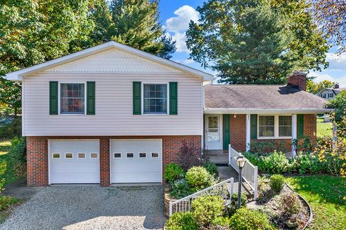 617 Woodburn Ln, Hempfield Twp, PA, 15601 | Card Image
