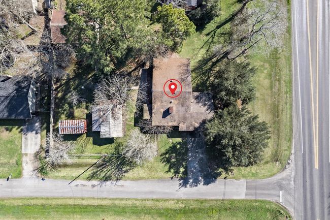 715 Highway 326 S, House other with 3 bedrooms, 2 bathrooms and null parking in Sour Lake TX | Image 28