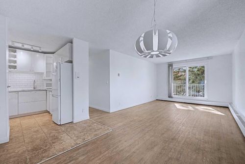 402c-5601 Dalton Dr Nw, Calgary, AB, T3A2E2 | Card Image