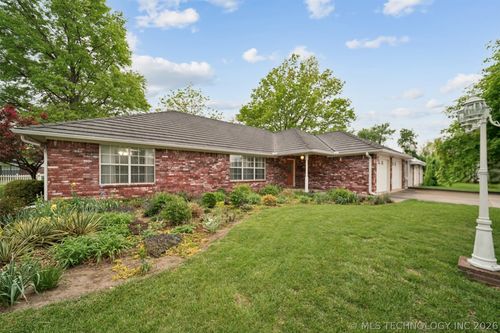 616 Grove Crest Rd, Pryor, OK, 74361-8413 | Card Image